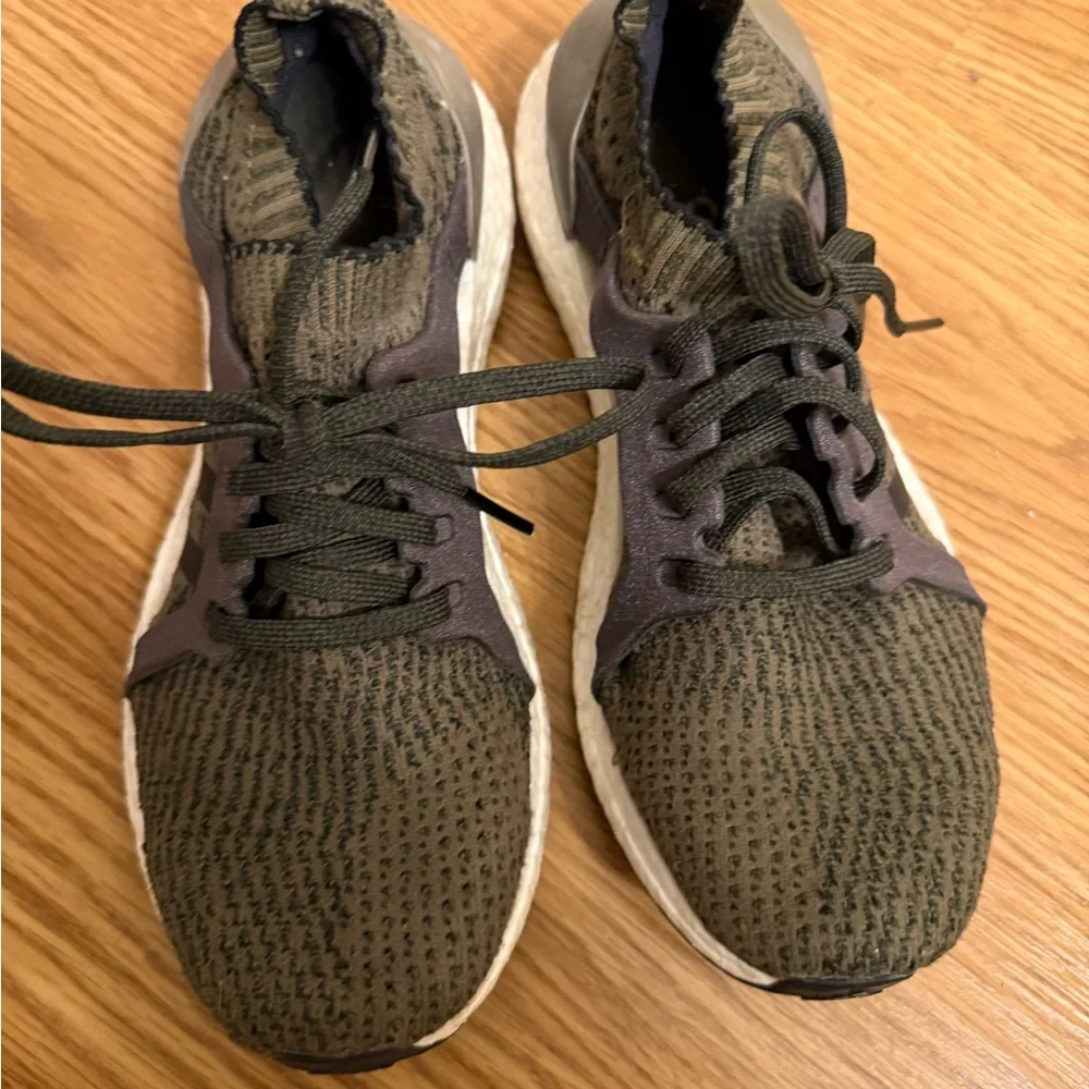 Adidas Boost - Picture 1 of 4